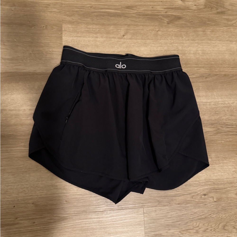 ALO Yoga Women's Black Skorts